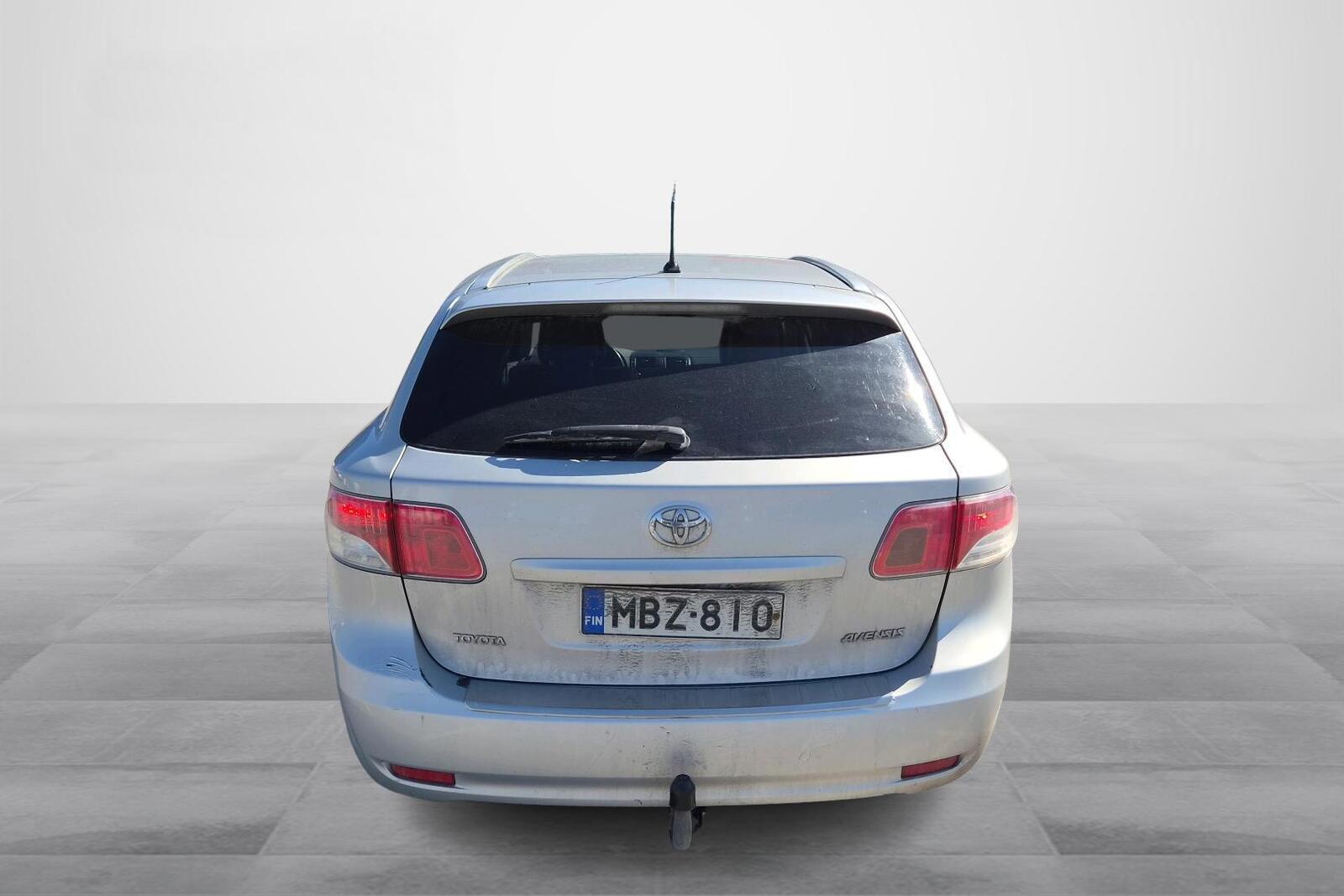Toyota Avensis 2010