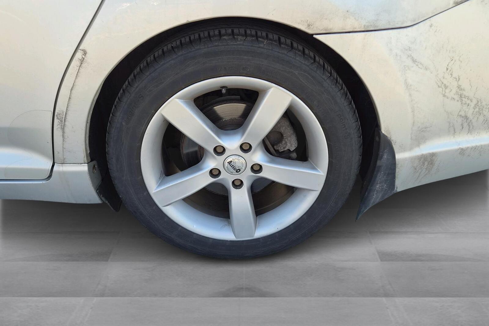 Toyota Avensis 2010