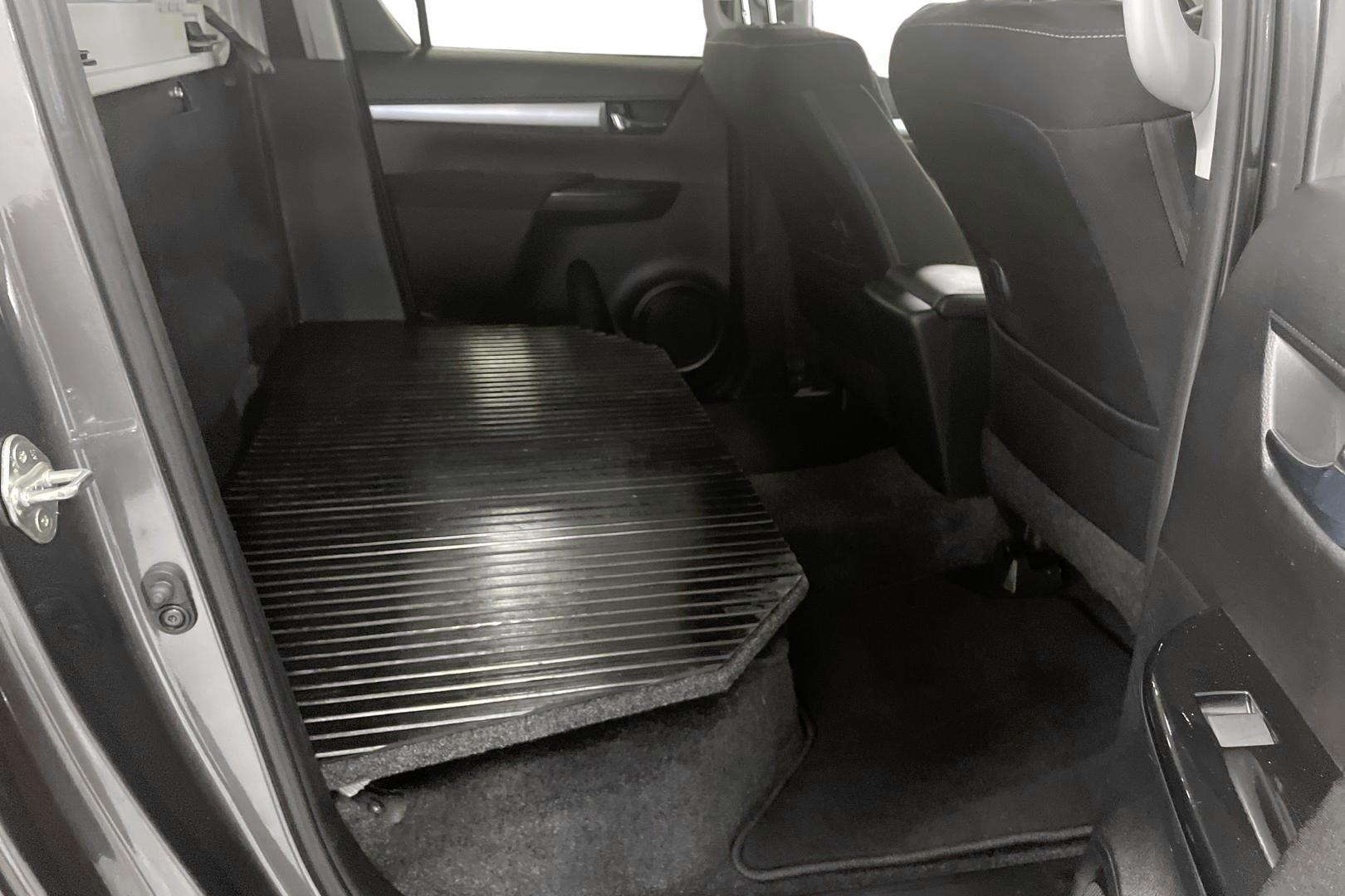 TOYOTA HILUX 2024