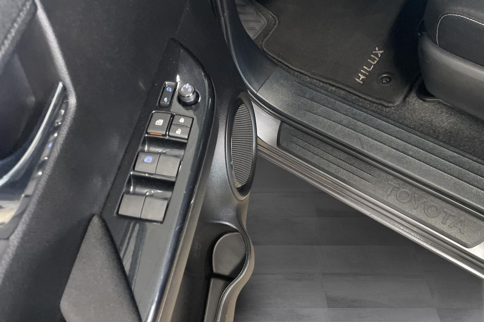 TOYOTA HILUX 2024