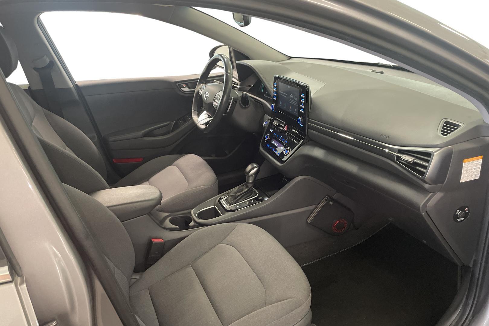 HYUNDAI IONIQ hybrid 12