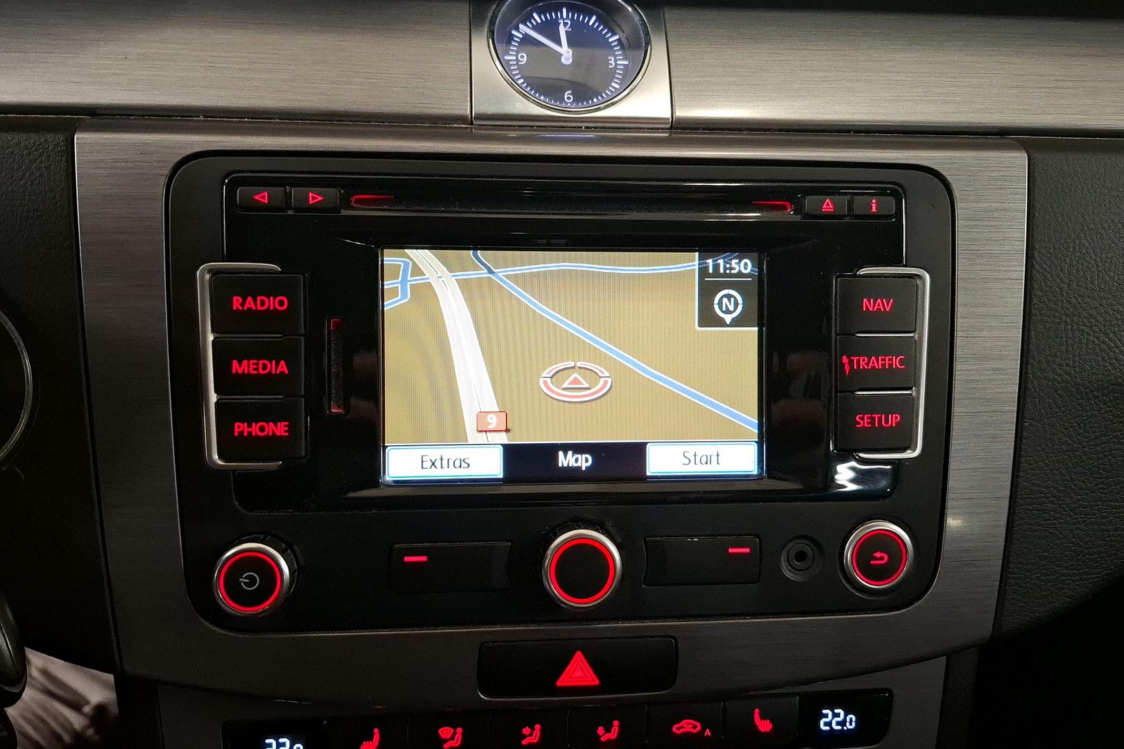 VOLKSWAGEN PASSAT 2012