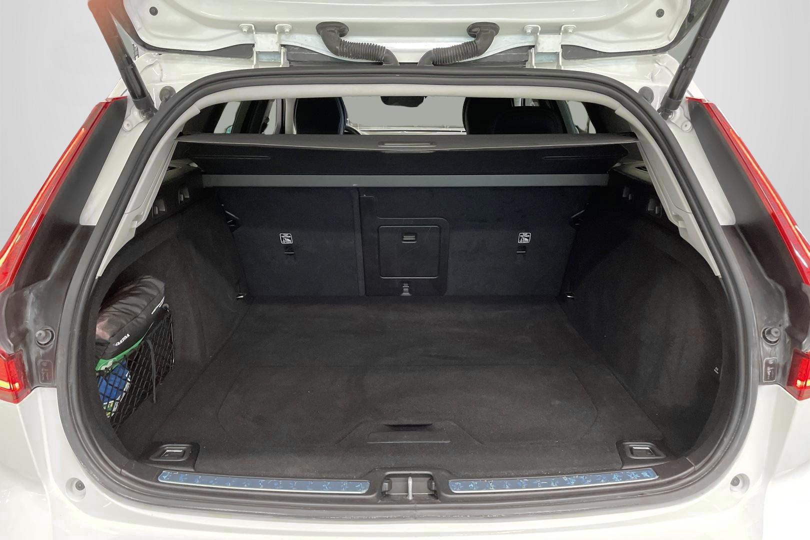 Volvo V60 Cross Country 2022