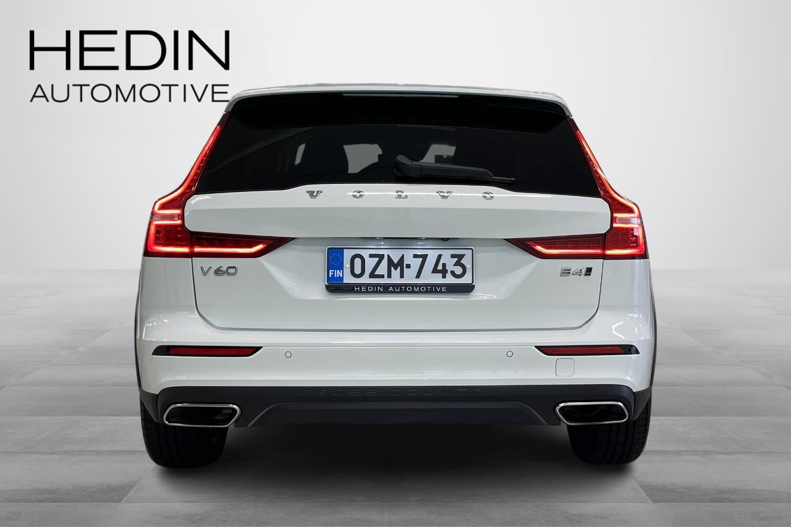 Volvo V60 Cross Country 2022