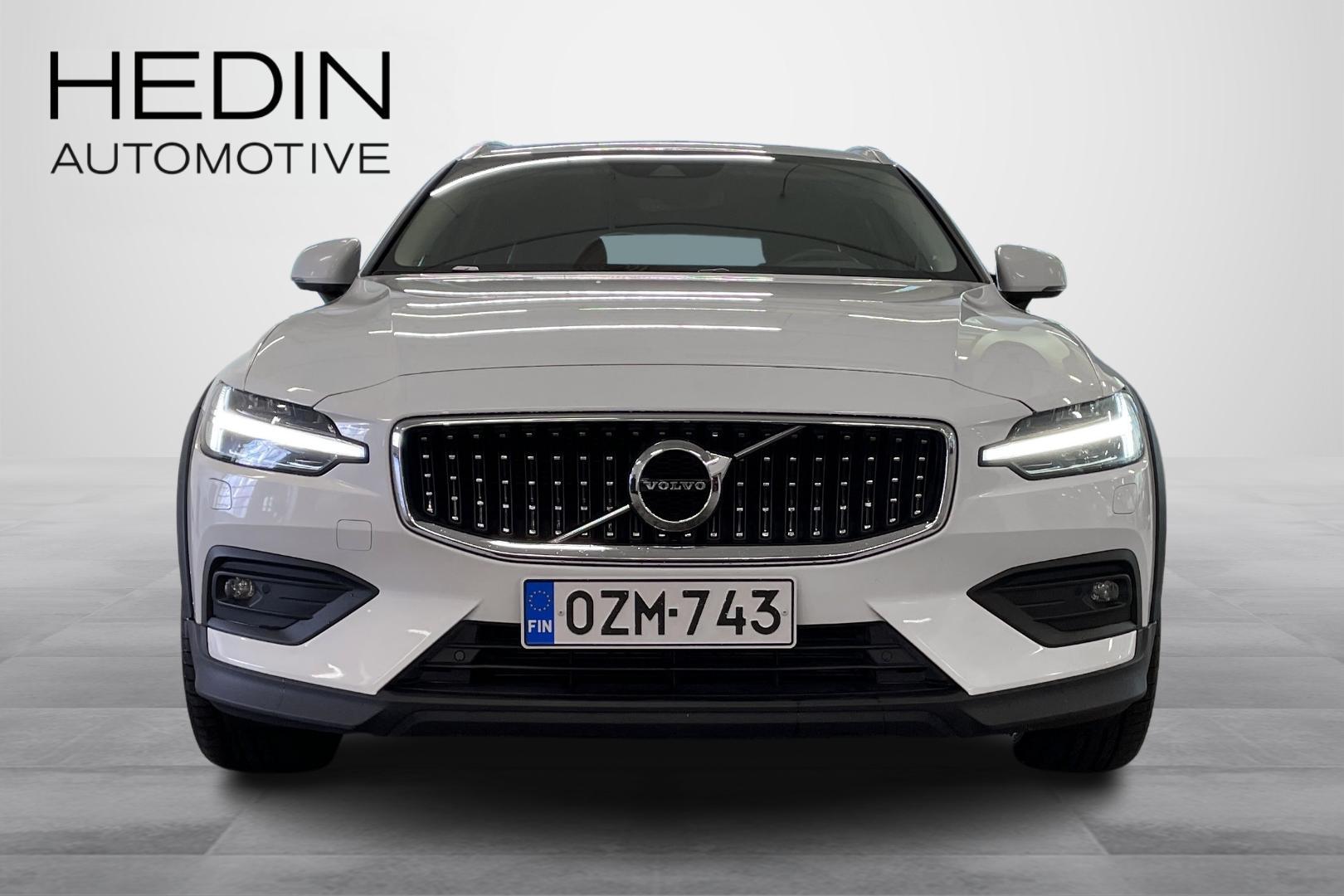 Volvo V60 Cross Country 2022
