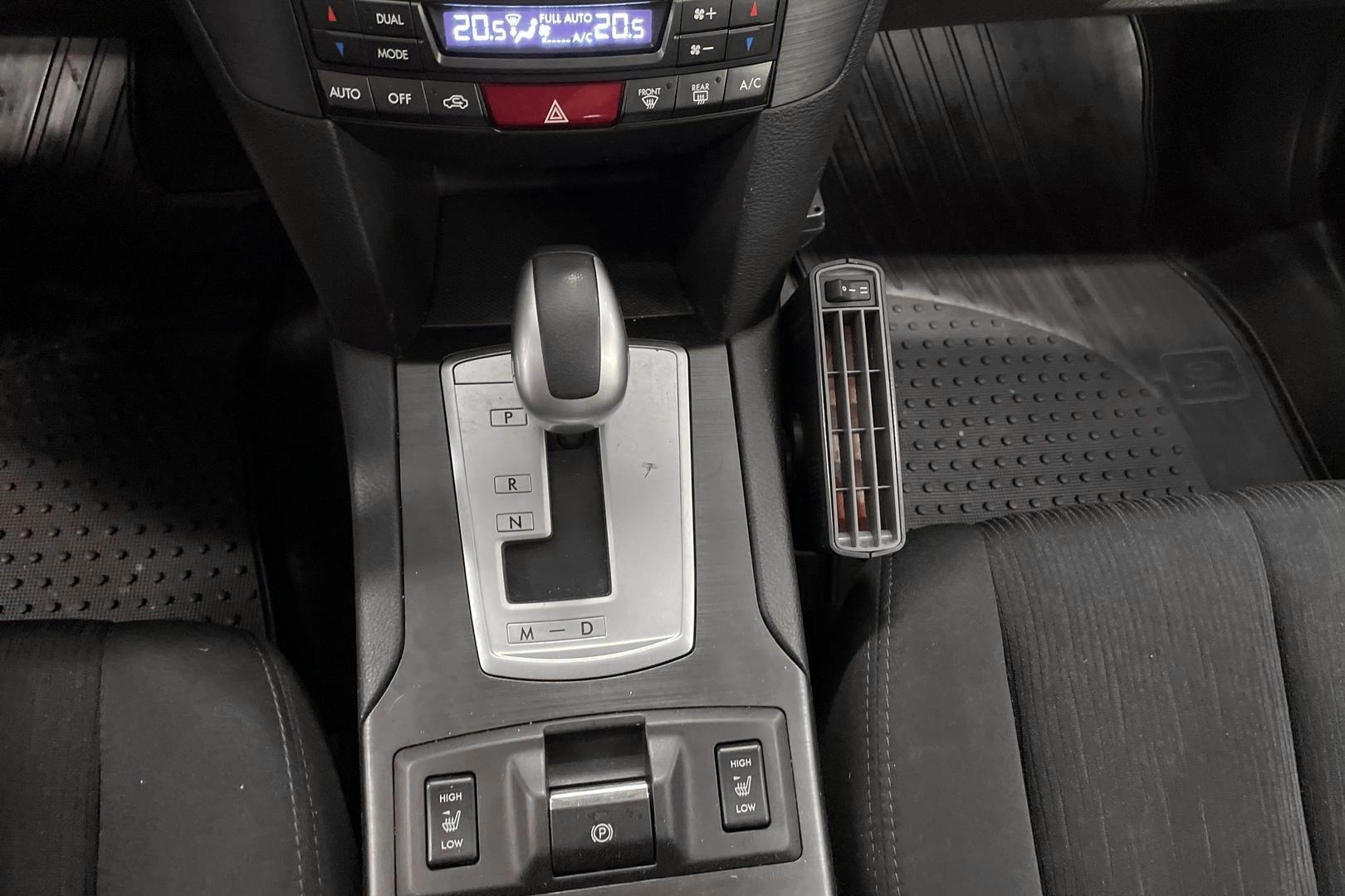 SUBARU OUTBACK 2014
