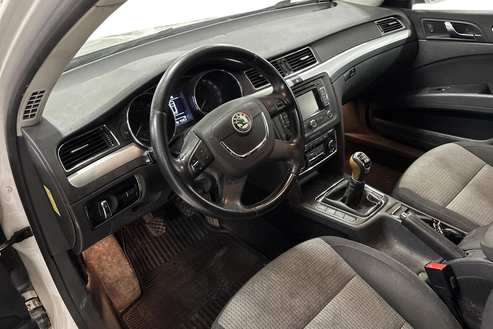 SKODA SUPERB 2010