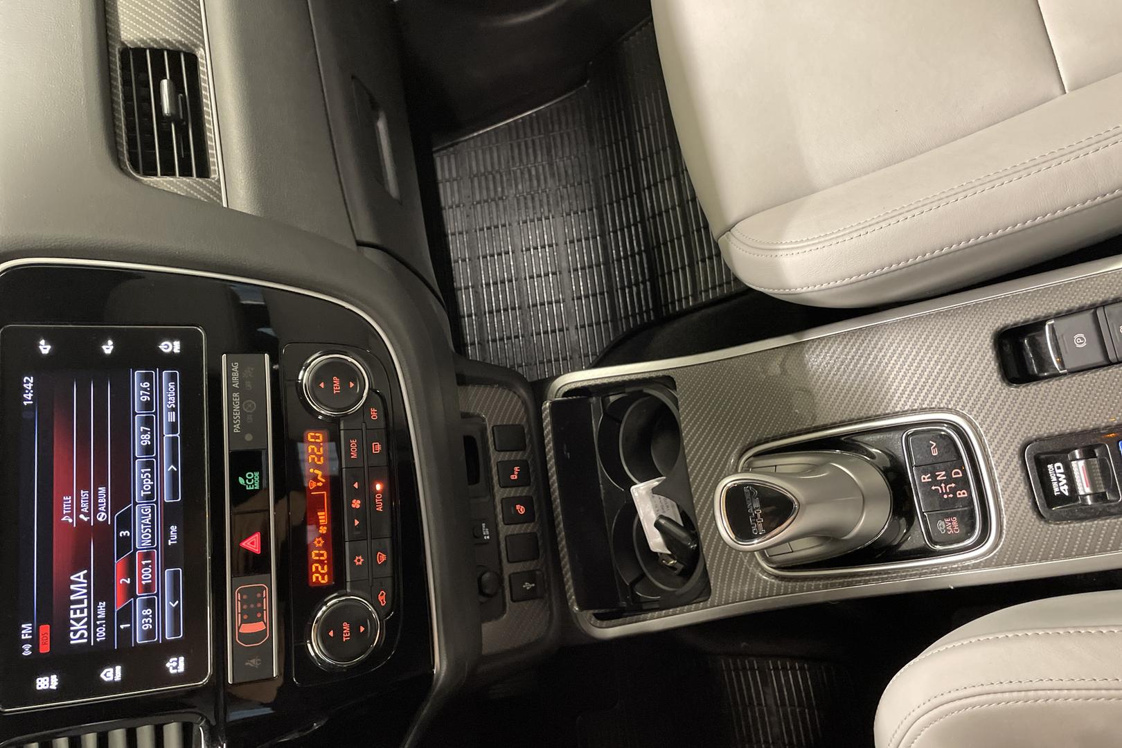 Mitsubishi Outlander PHEV 2019