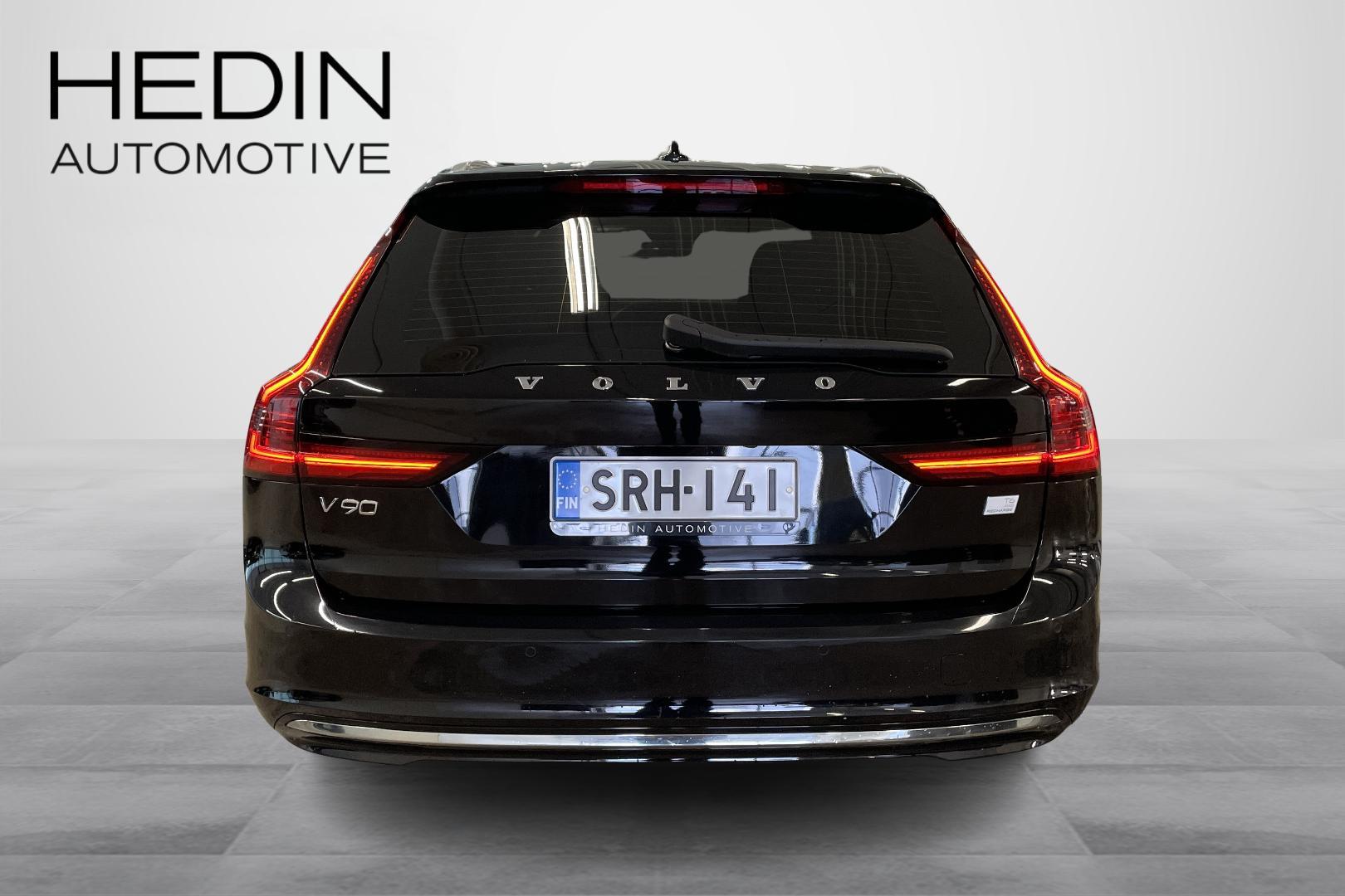 Volvo V90 2023
