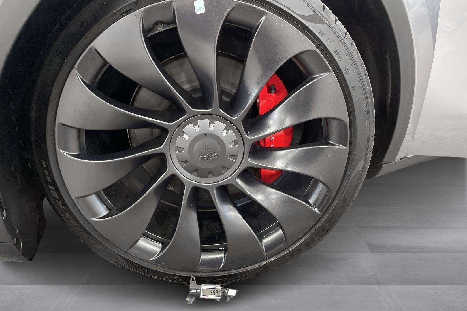 TESLA Model Y 2023