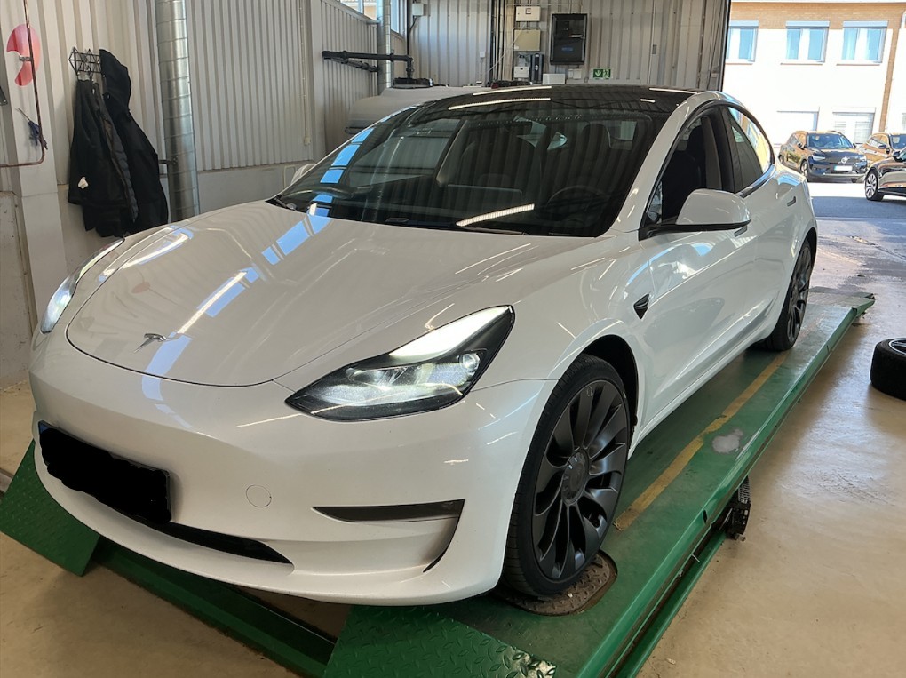Tesla Model 3 2023