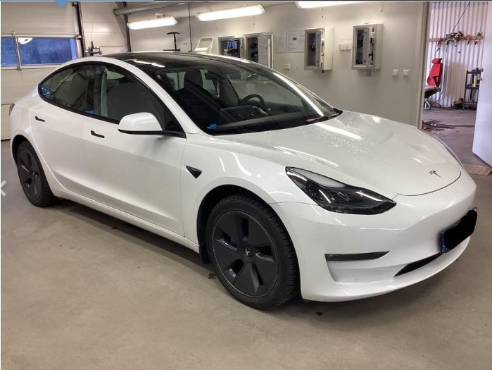 Tesla Model 3 2023