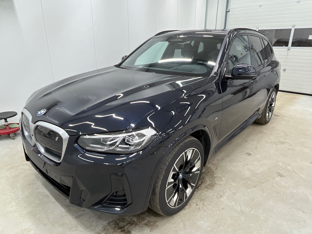 BMW iX3 2023