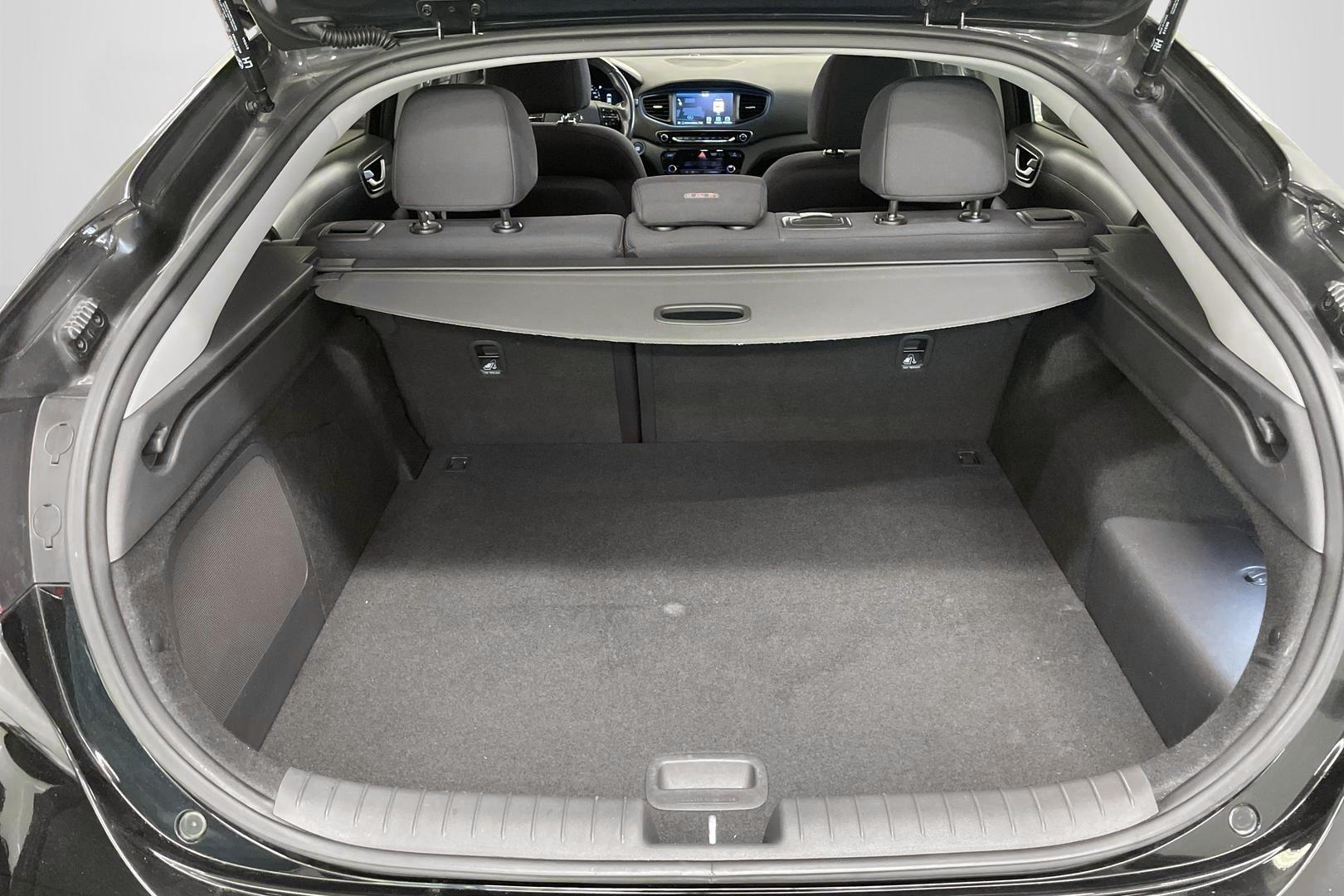 Hyundai IONIQ plug-in 10