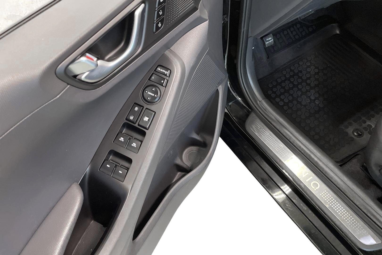 Hyundai IONIQ plug-in 16