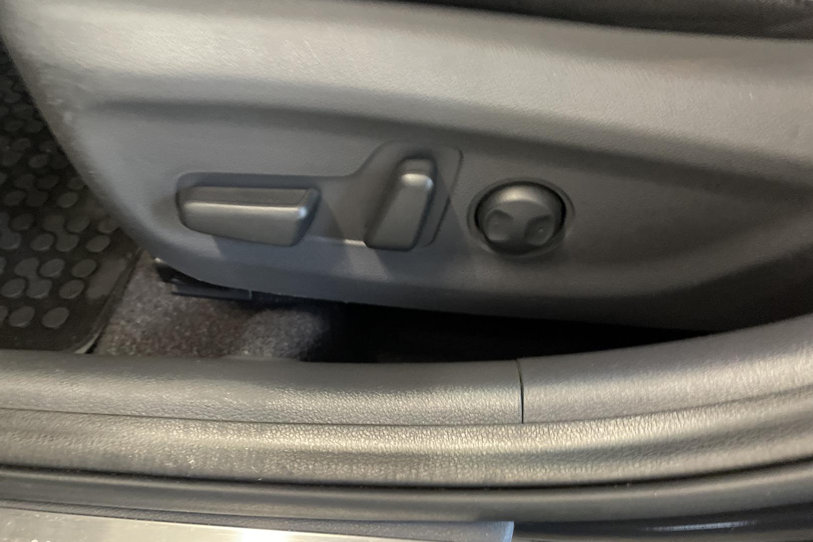 Hyundai IONIQ plug-in 17