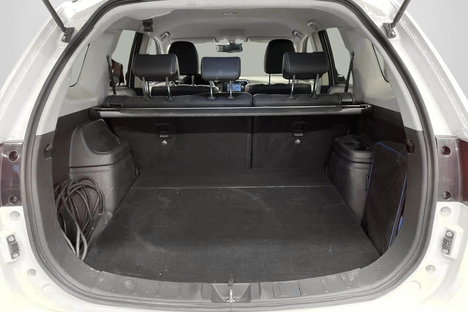 Mitsubishi Outlander PHEV 2016