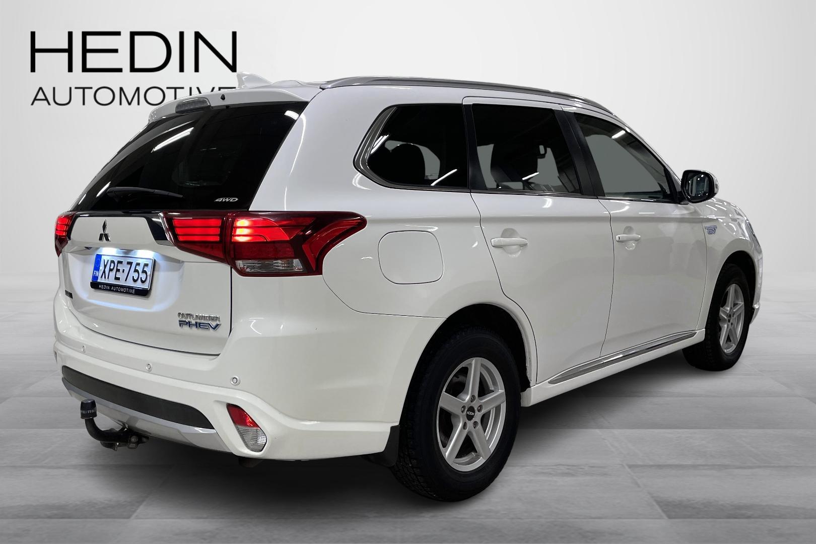 Mitsubishi Outlander PHEV 2016