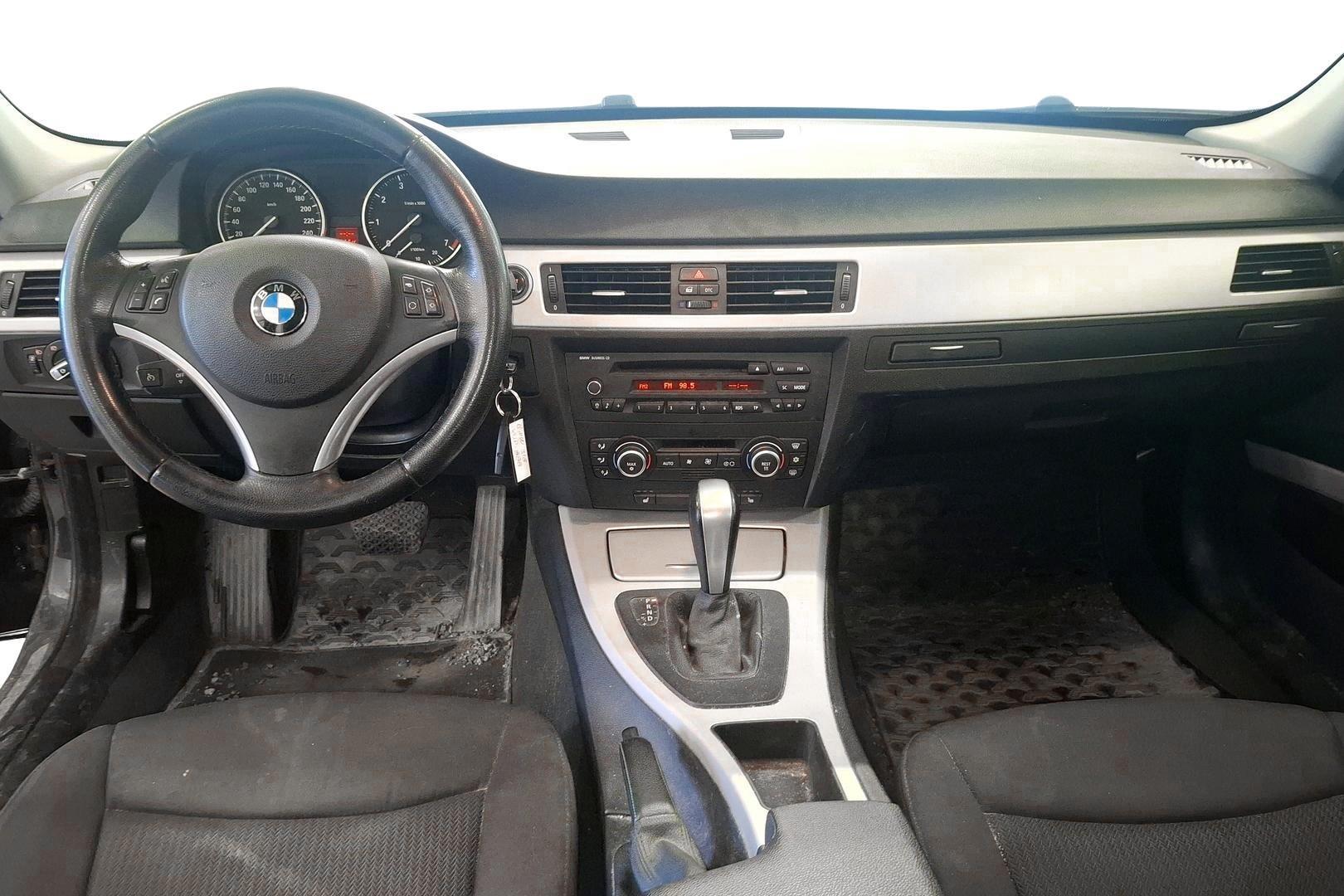 BMW 318 2009