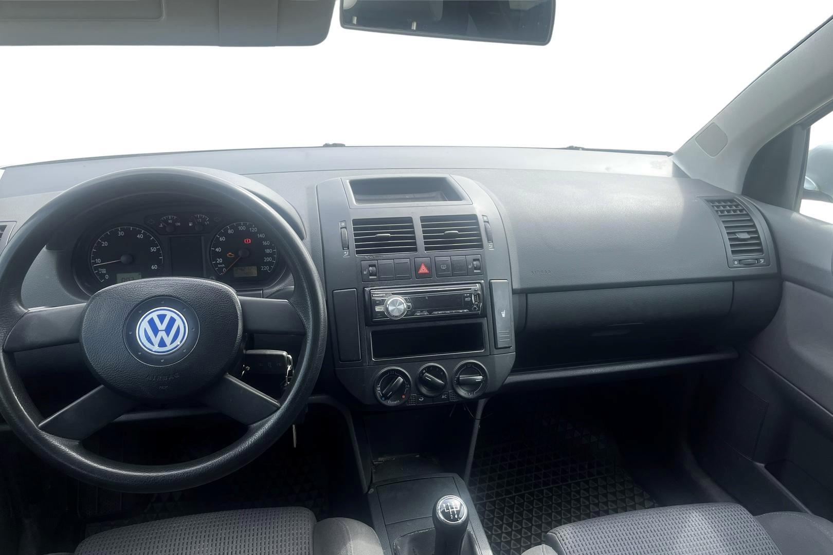 VOLKSWAGEN POLO 2002