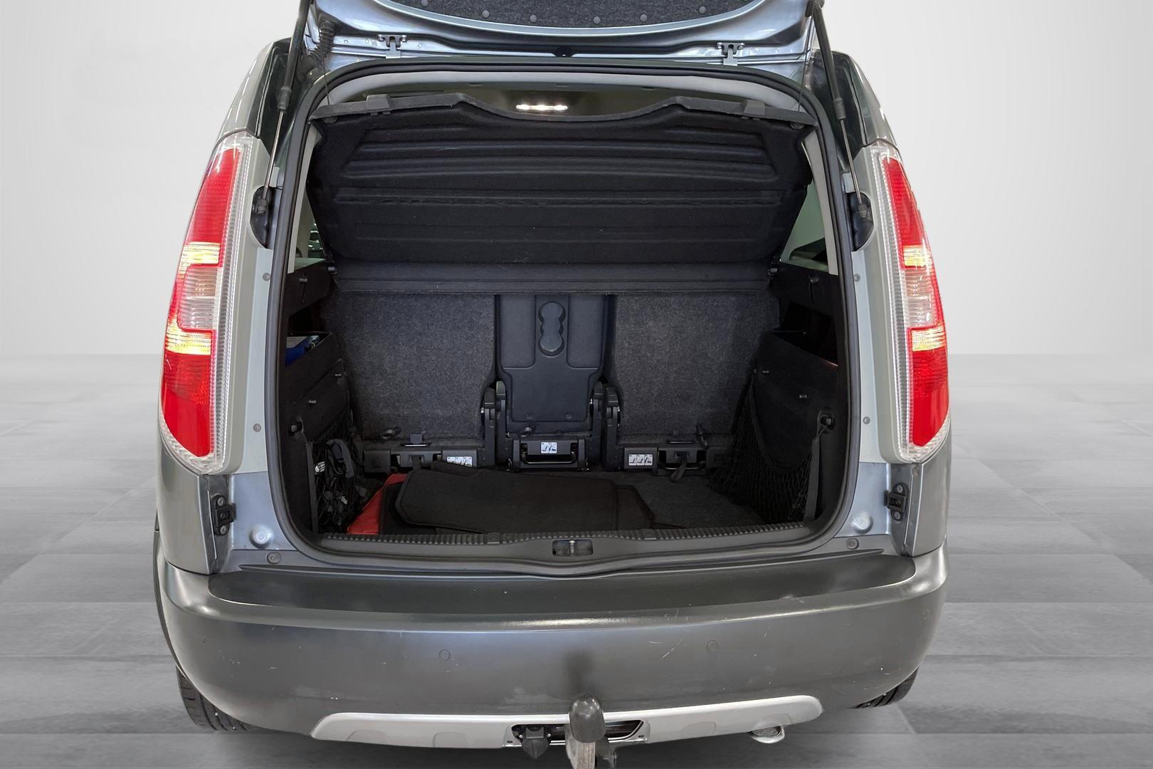 SKODA ROOMSTER 2012