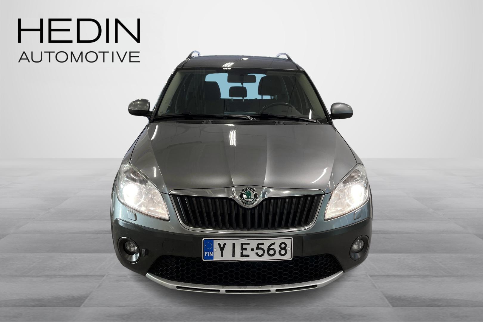 SKODA ROOMSTER 2012