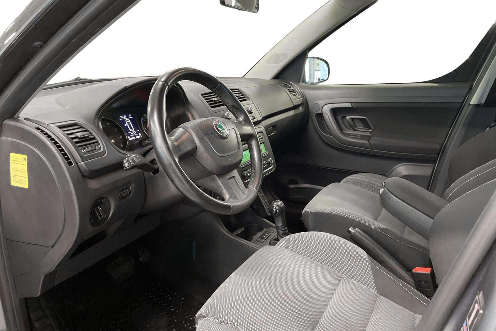 SKODA ROOMSTER 2012
