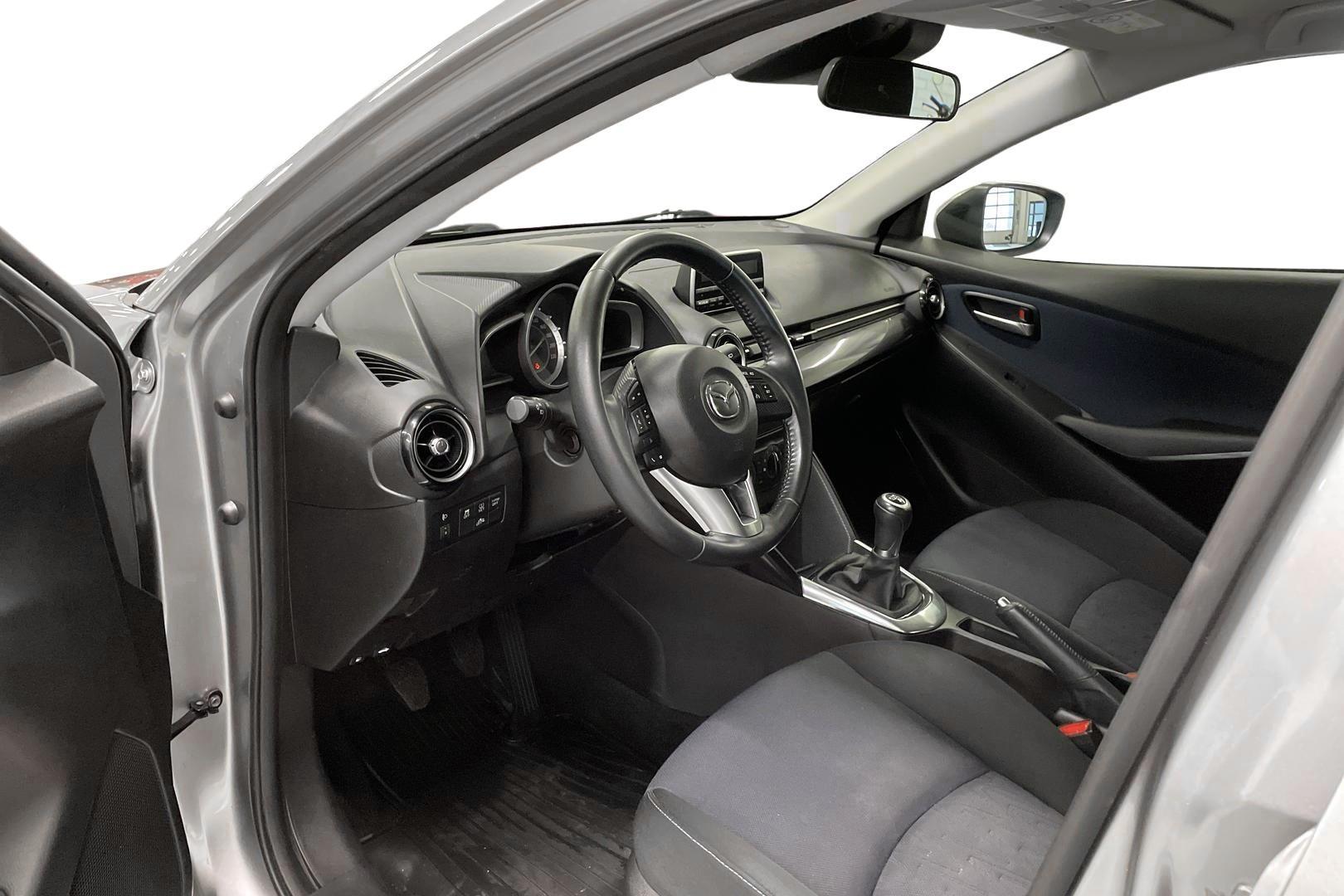 MAZDA Mazda2 2017