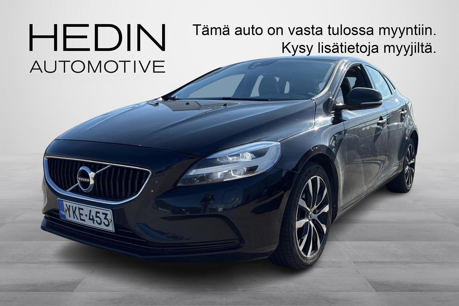 VOLVO V40 2018