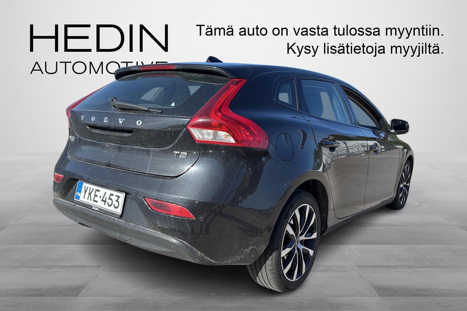 VOLVO V40 2018