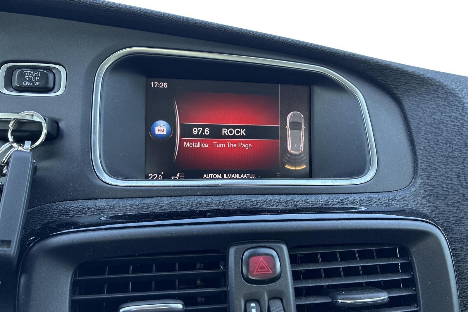 VOLVO V40 2018