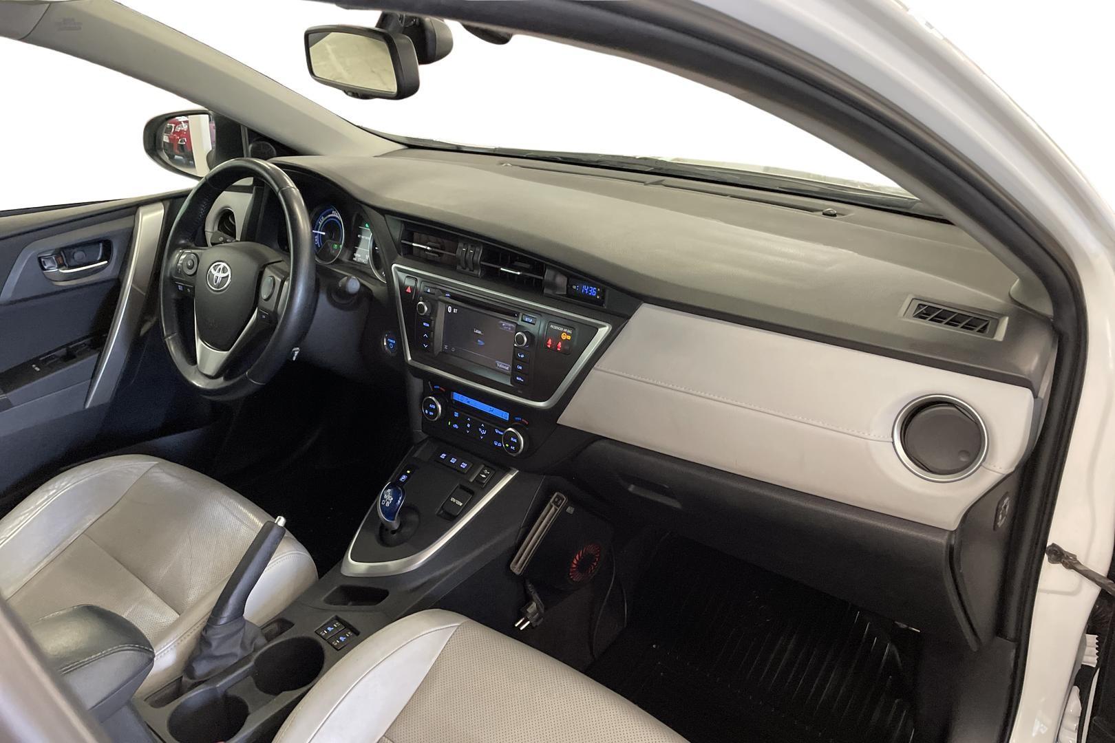 TOYOTA AURIS 12