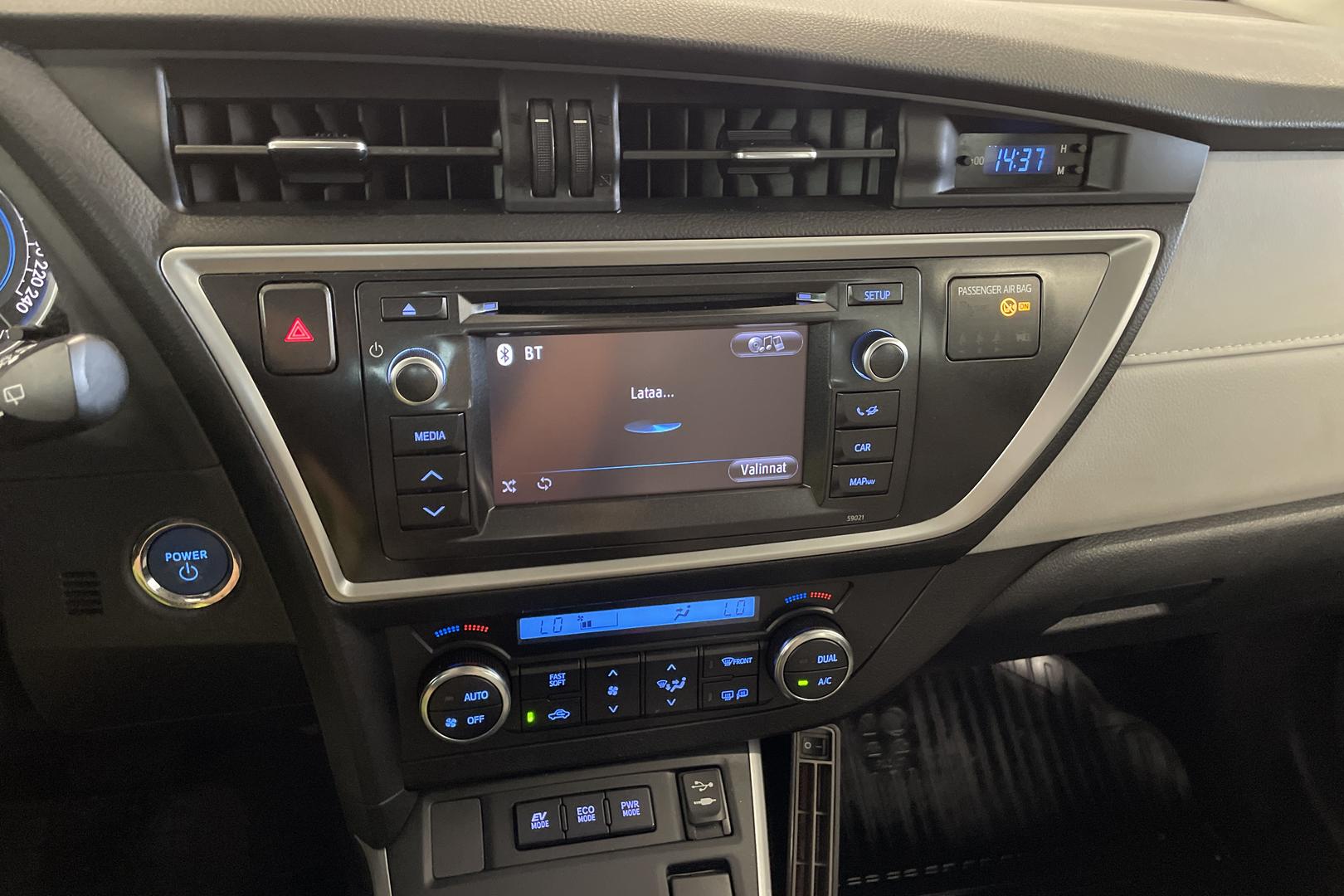 TOYOTA AURIS 18