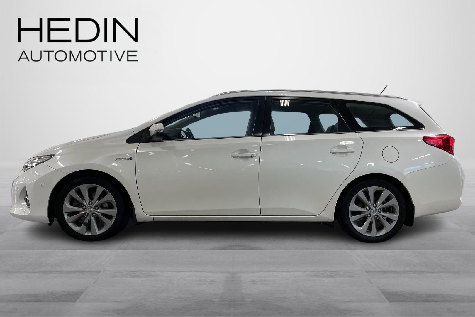 TOYOTA AURIS 5