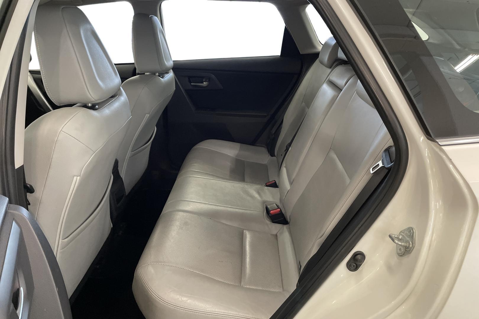 TOYOTA AURIS 9