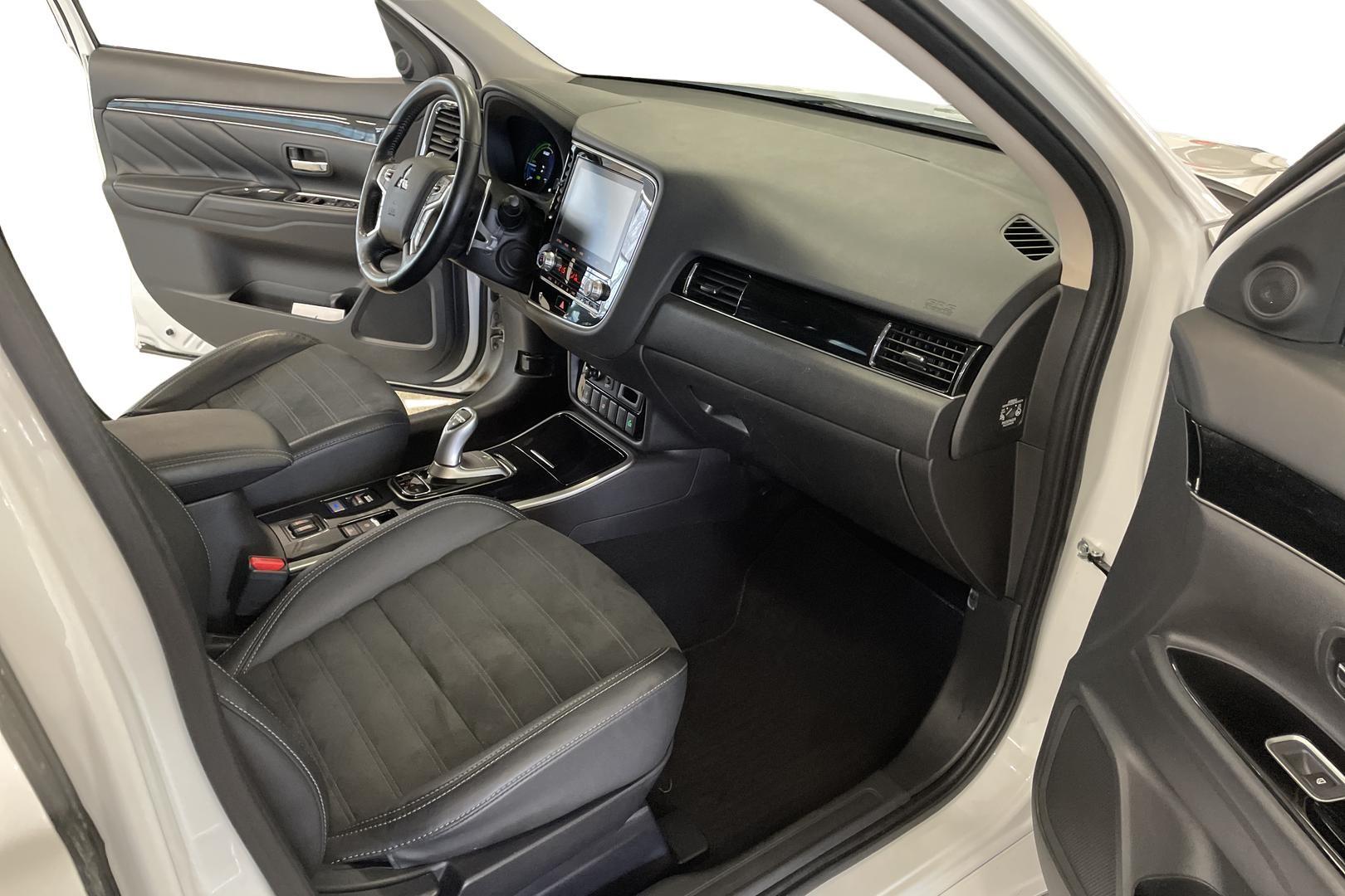 MITSUBISHI Outlander PHEV 2021