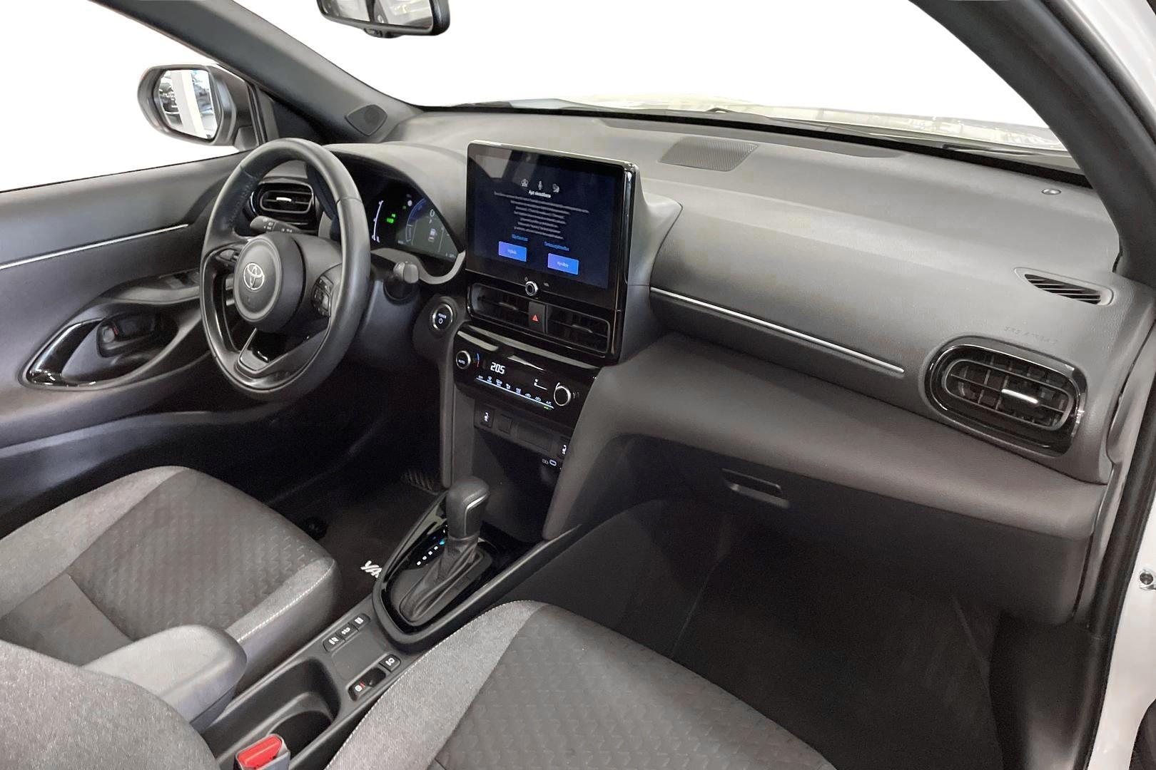 Toyota Yaris Cross 12