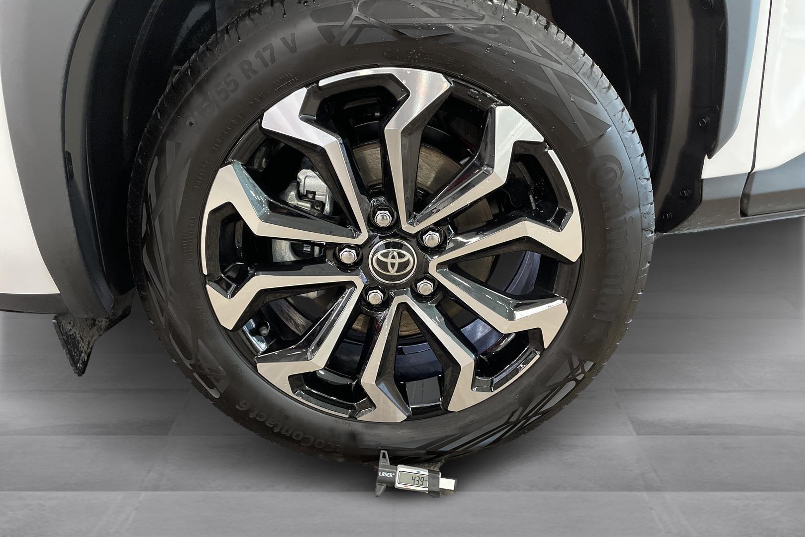 Toyota Yaris Cross 15