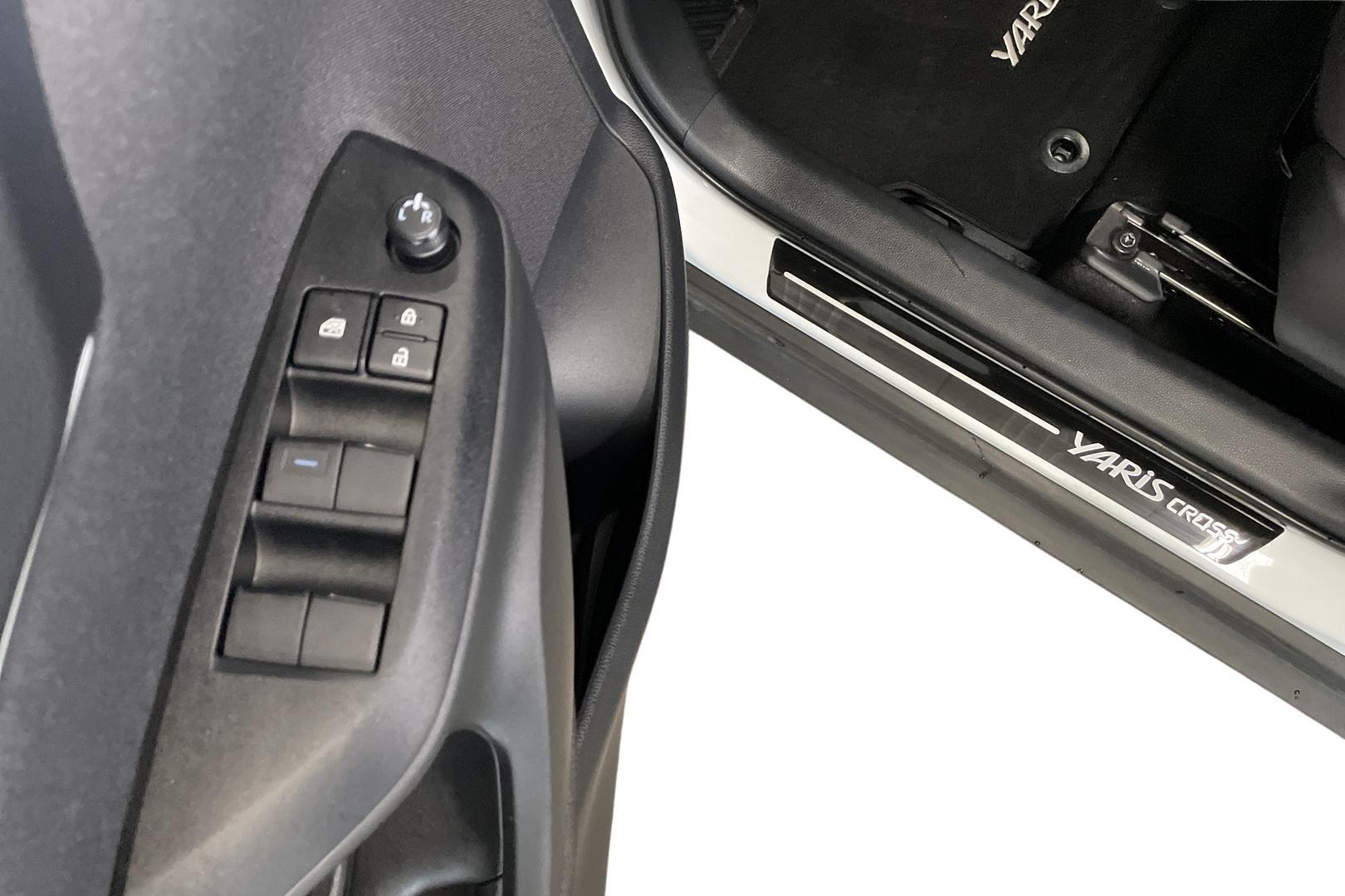 Toyota Yaris Cross 16