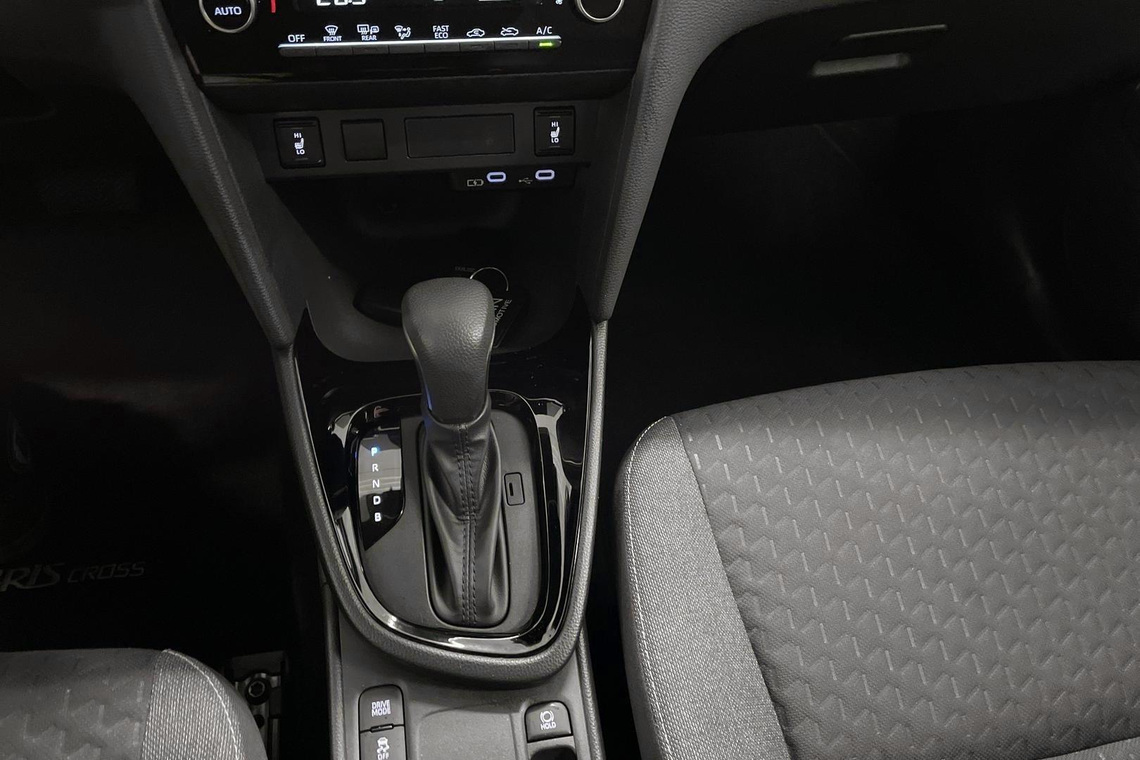Toyota Yaris Cross 19