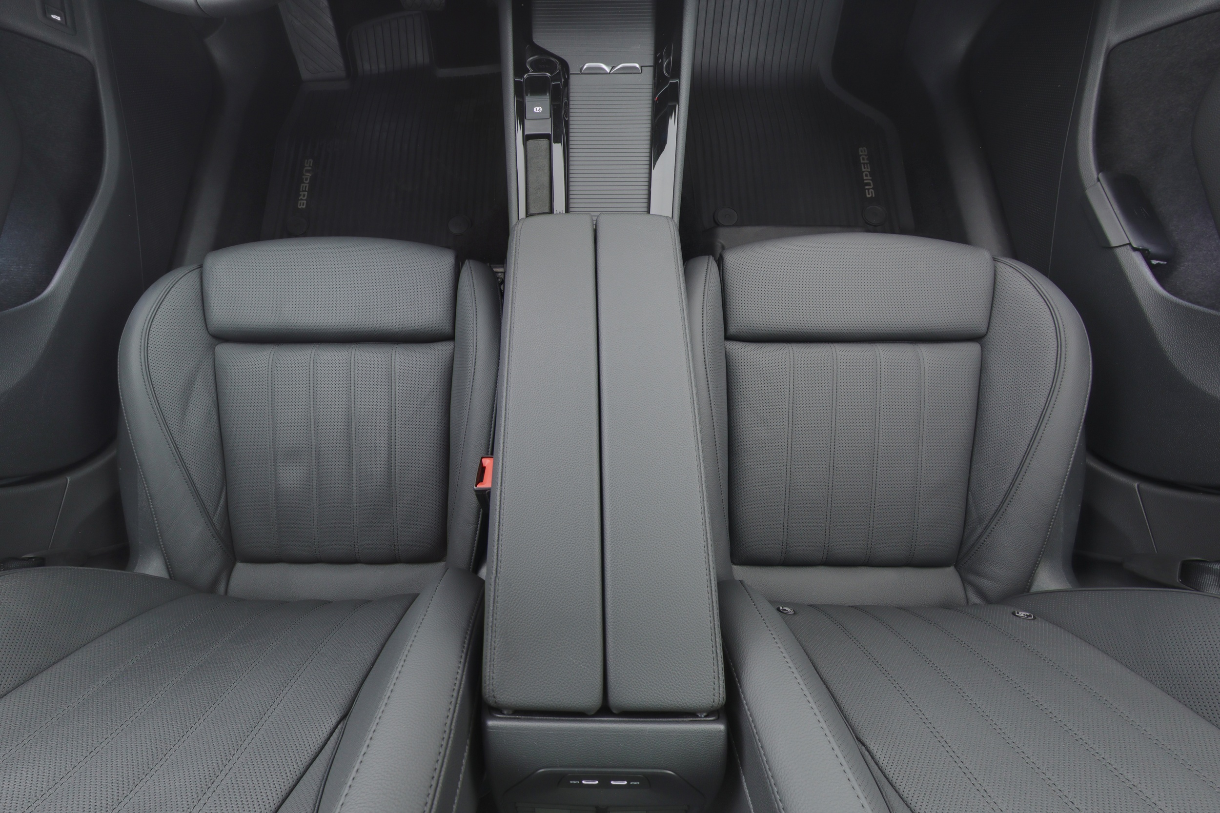 SKODA Superb 2024