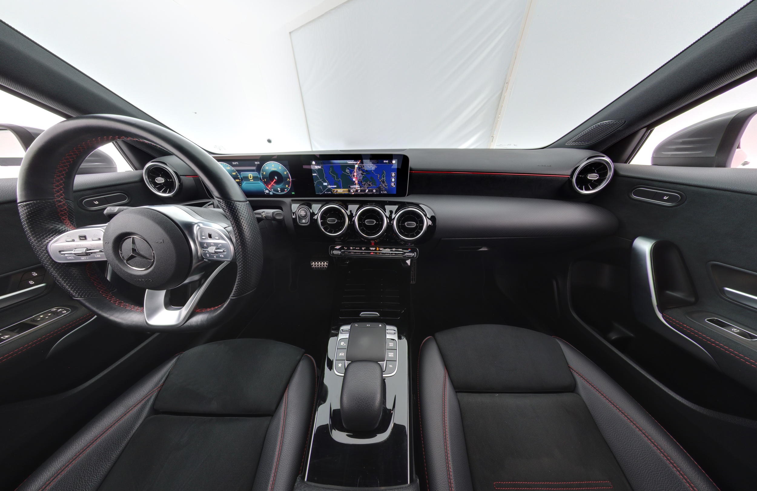 MERCEDES-BENZ A 2019