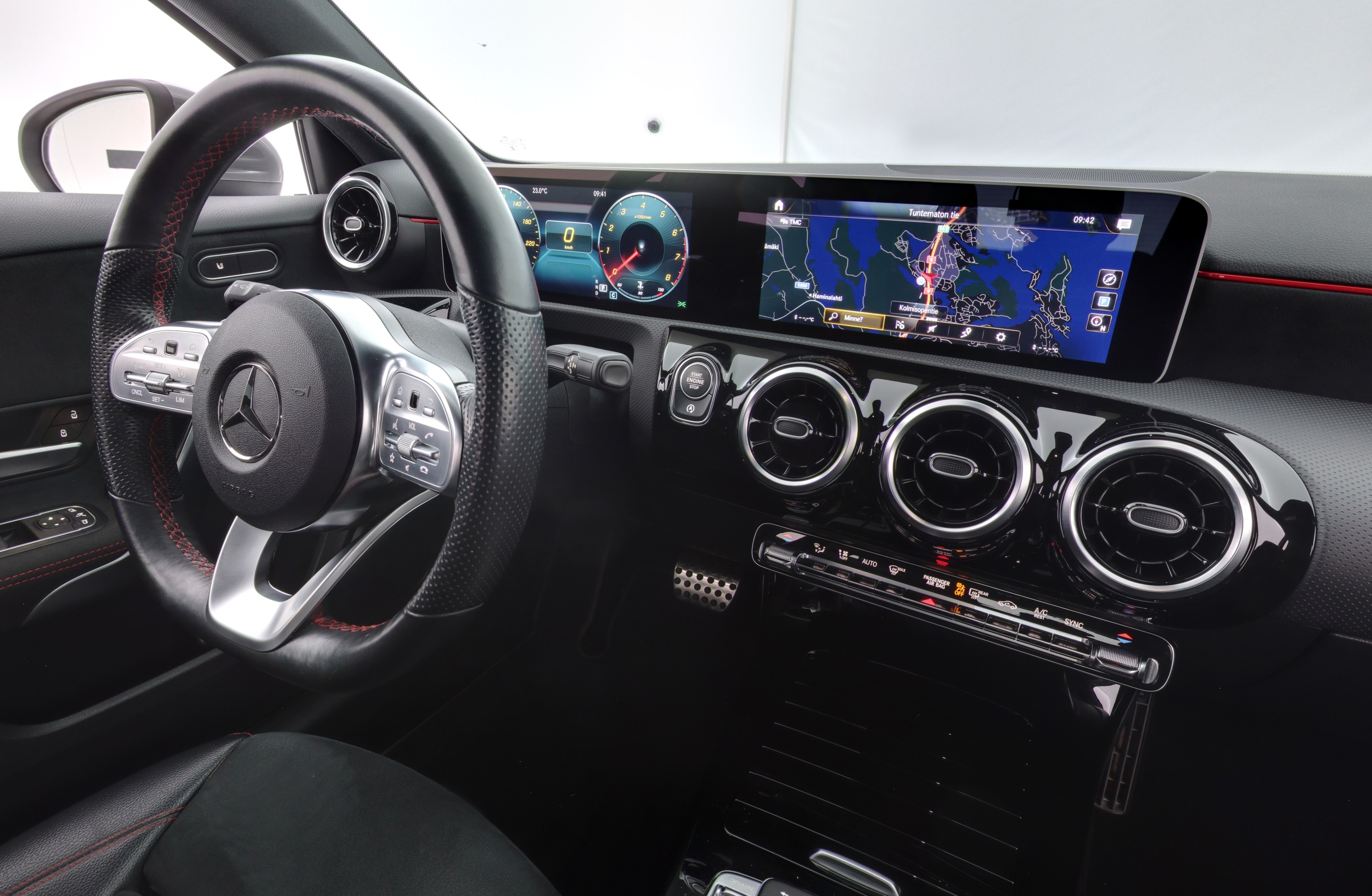 MERCEDES-BENZ A 2019