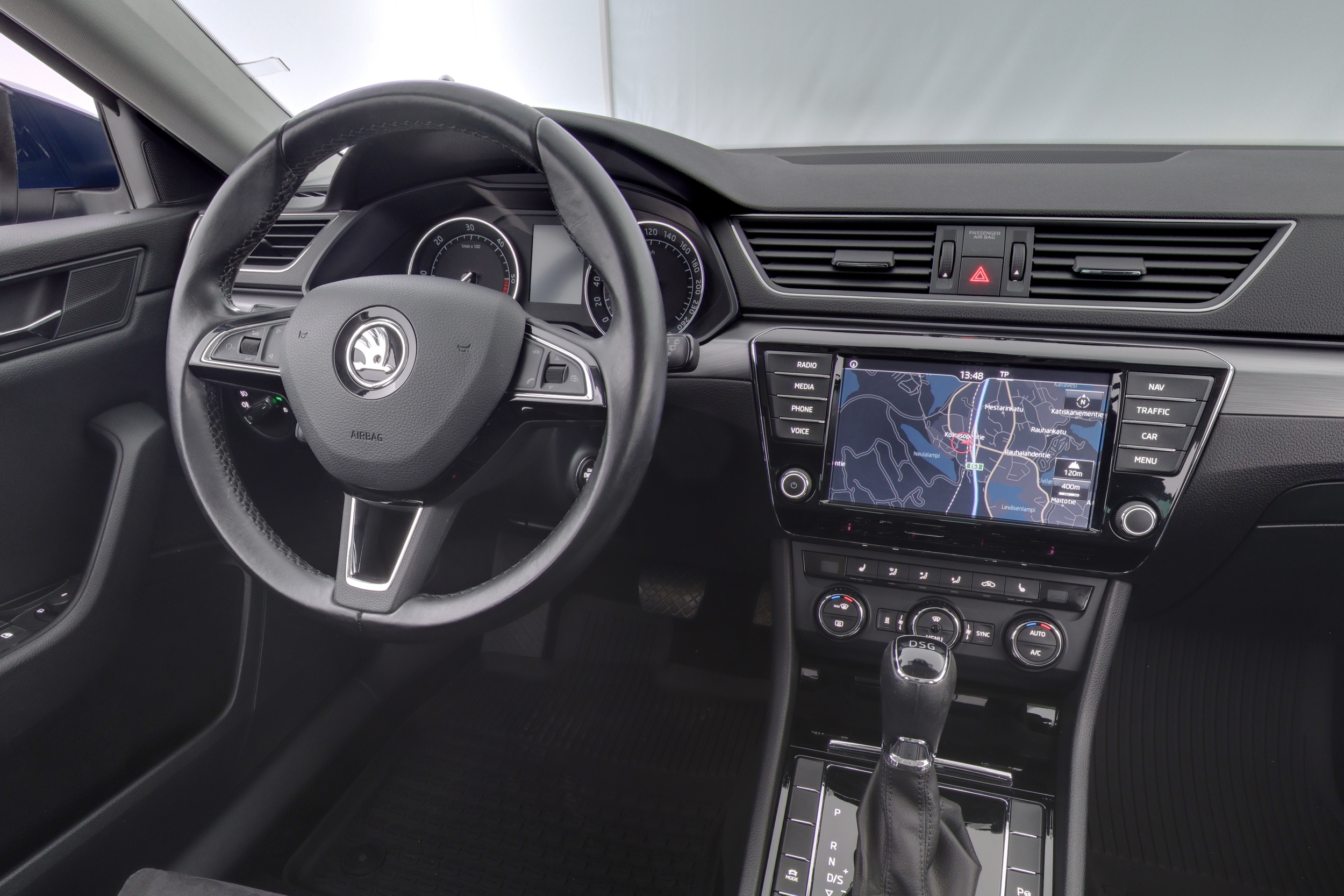 SKODA Superb 2016