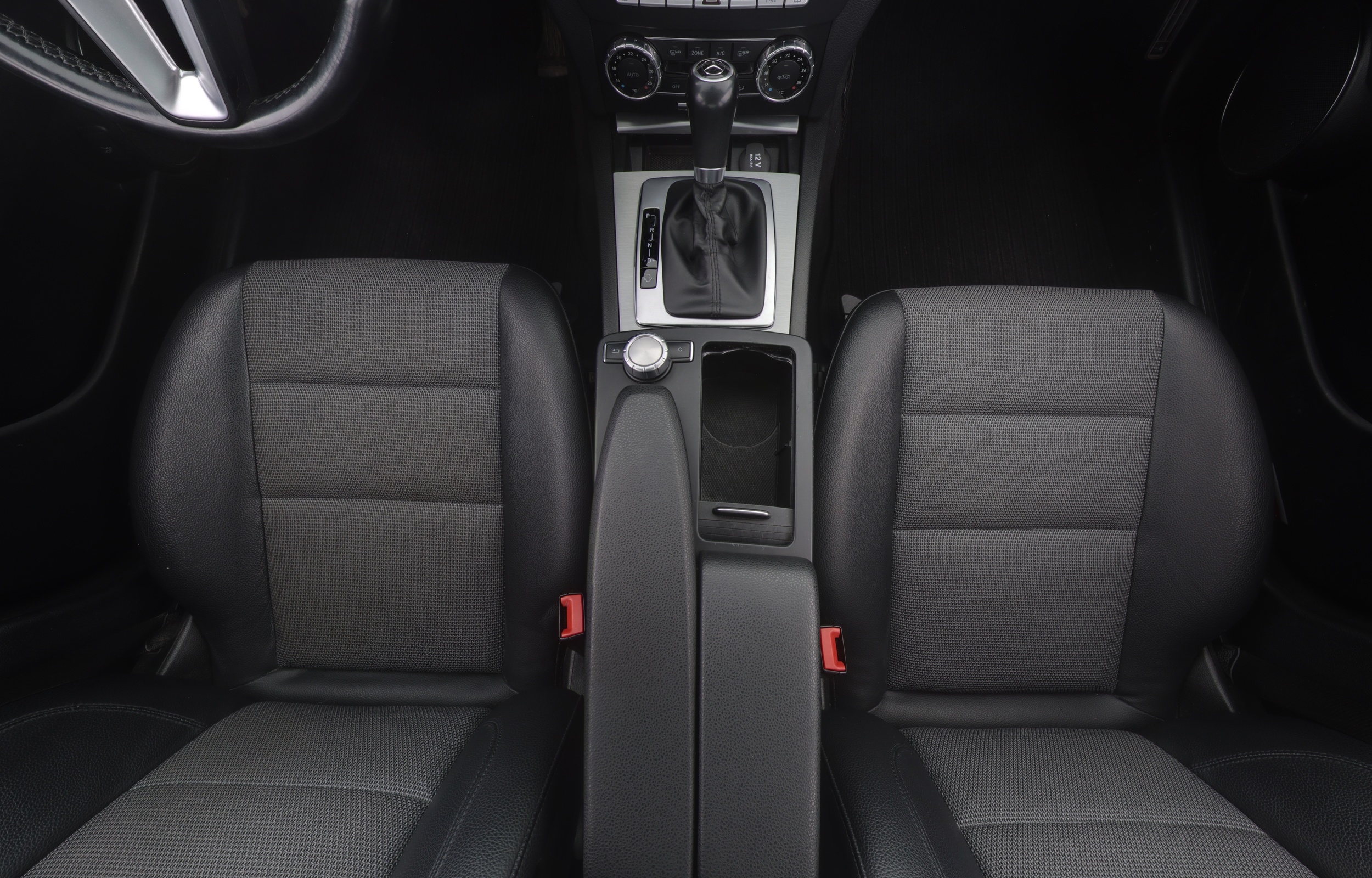 MERCEDES-BENZ C 2012