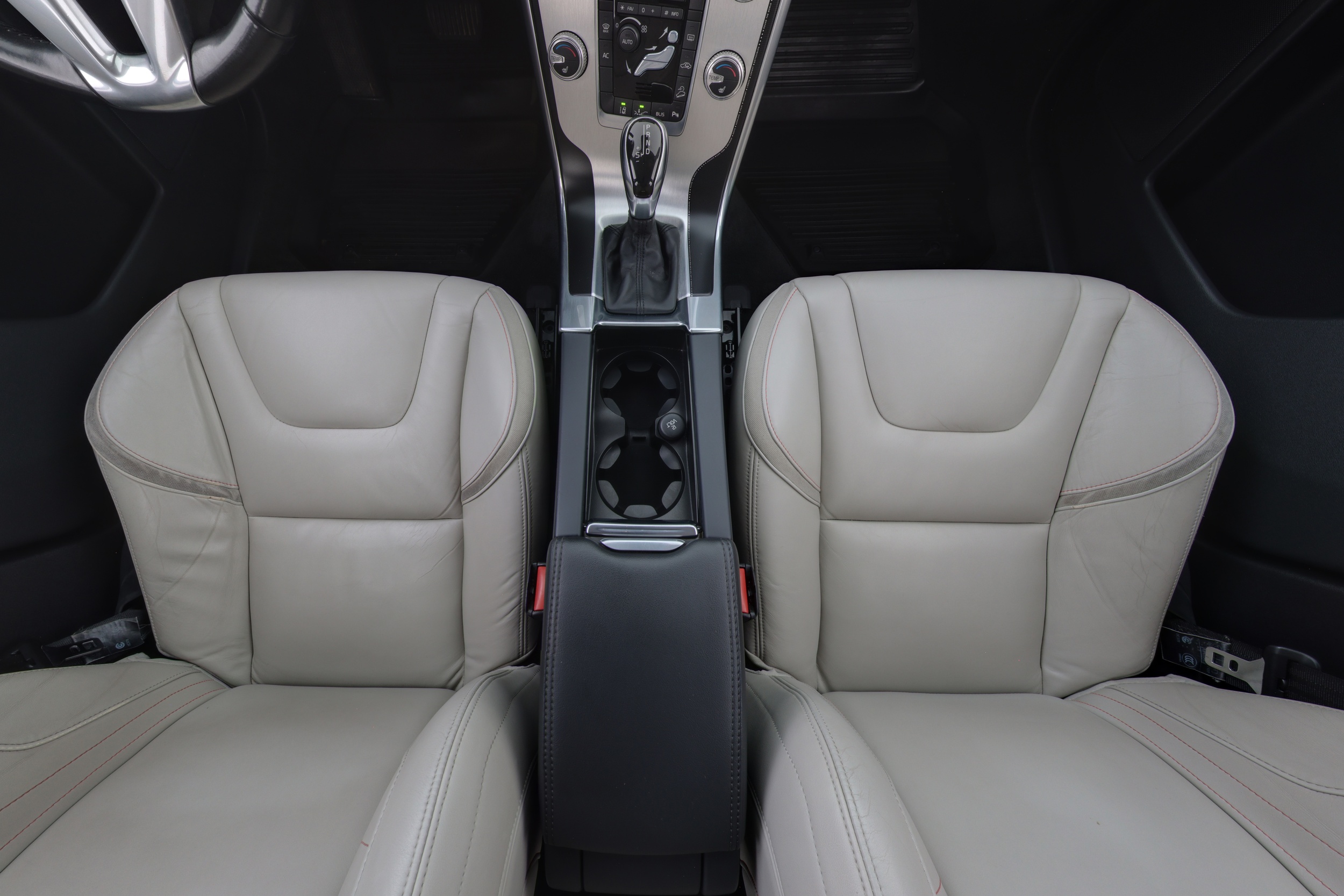VOLVO XC60 2015