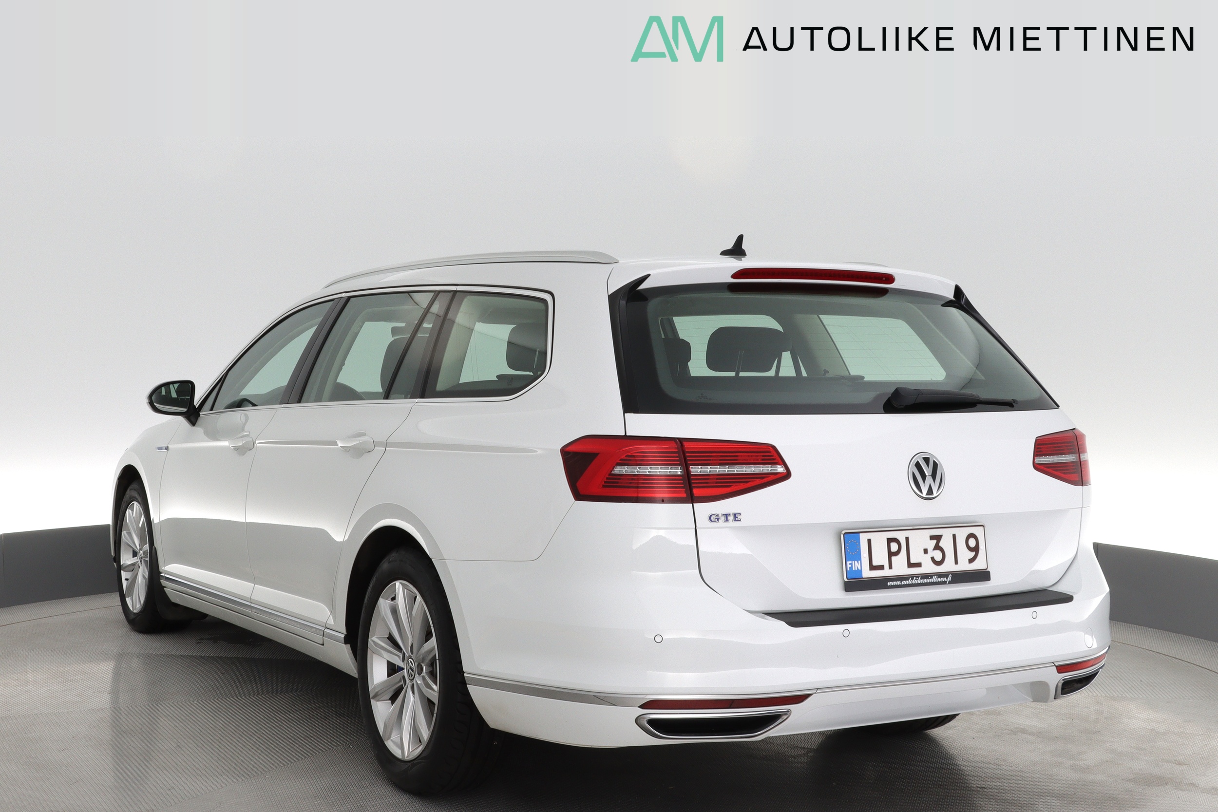 VOLKSWAGEN Passat 2018