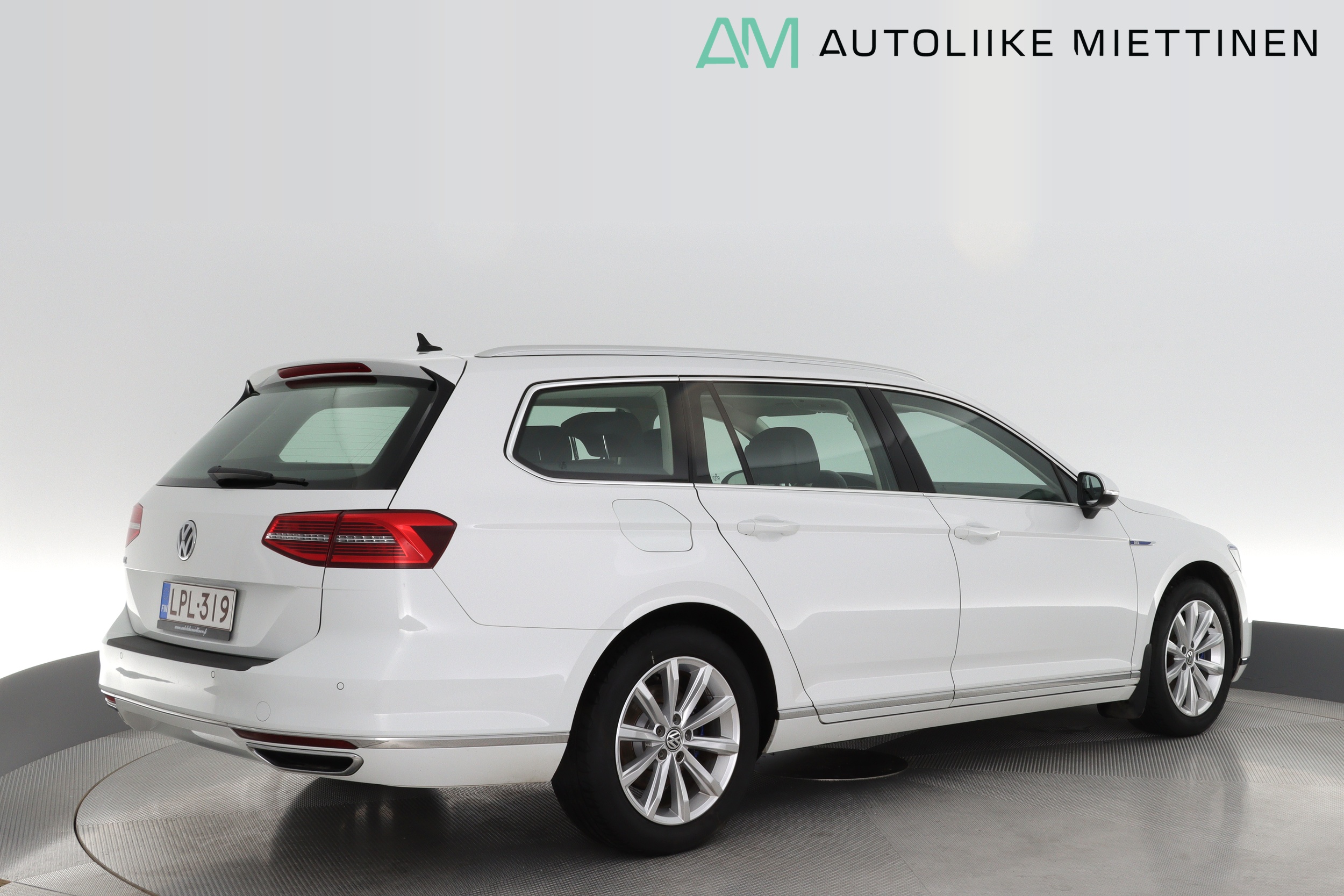 VOLKSWAGEN Passat 2018