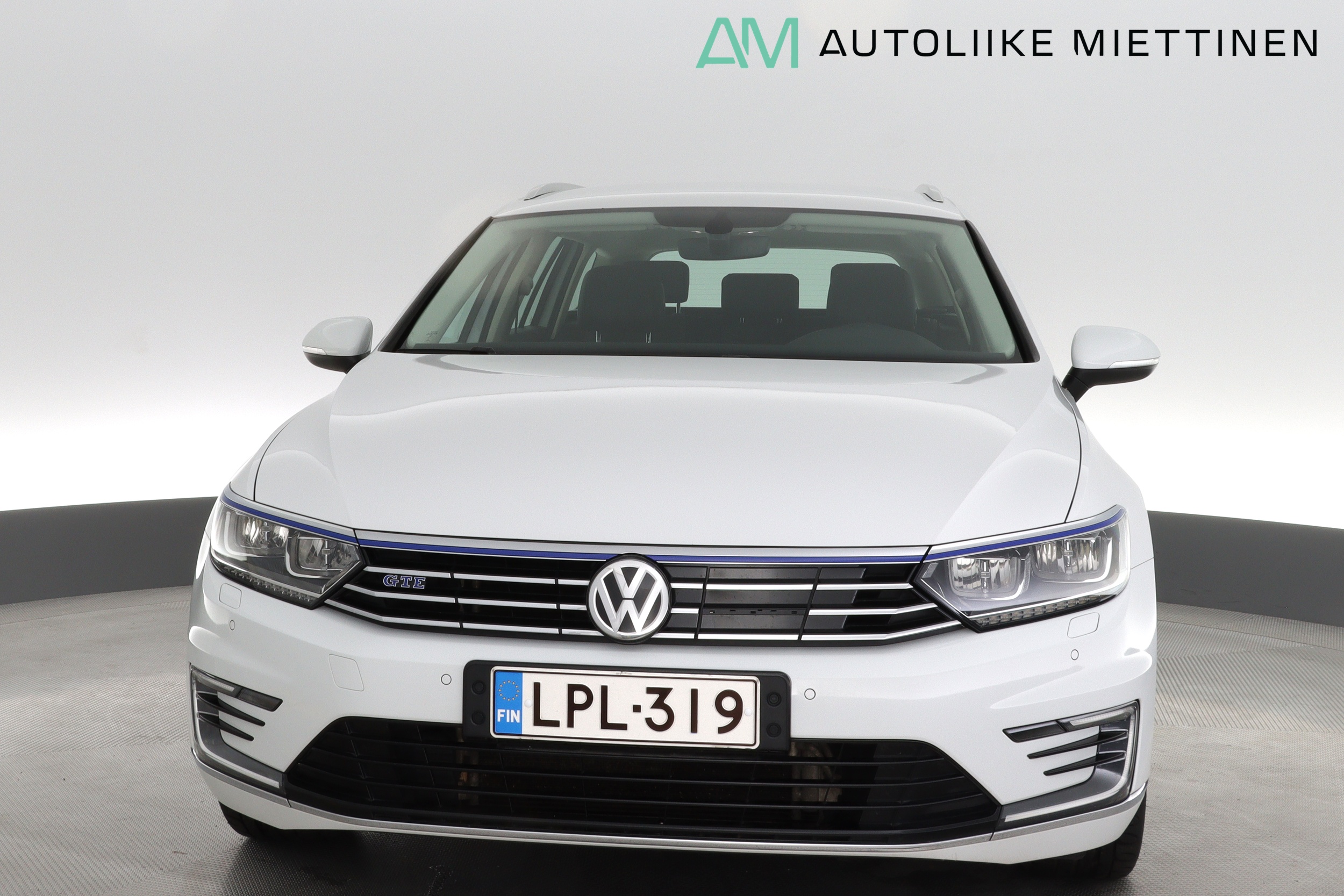 VOLKSWAGEN Passat 2018