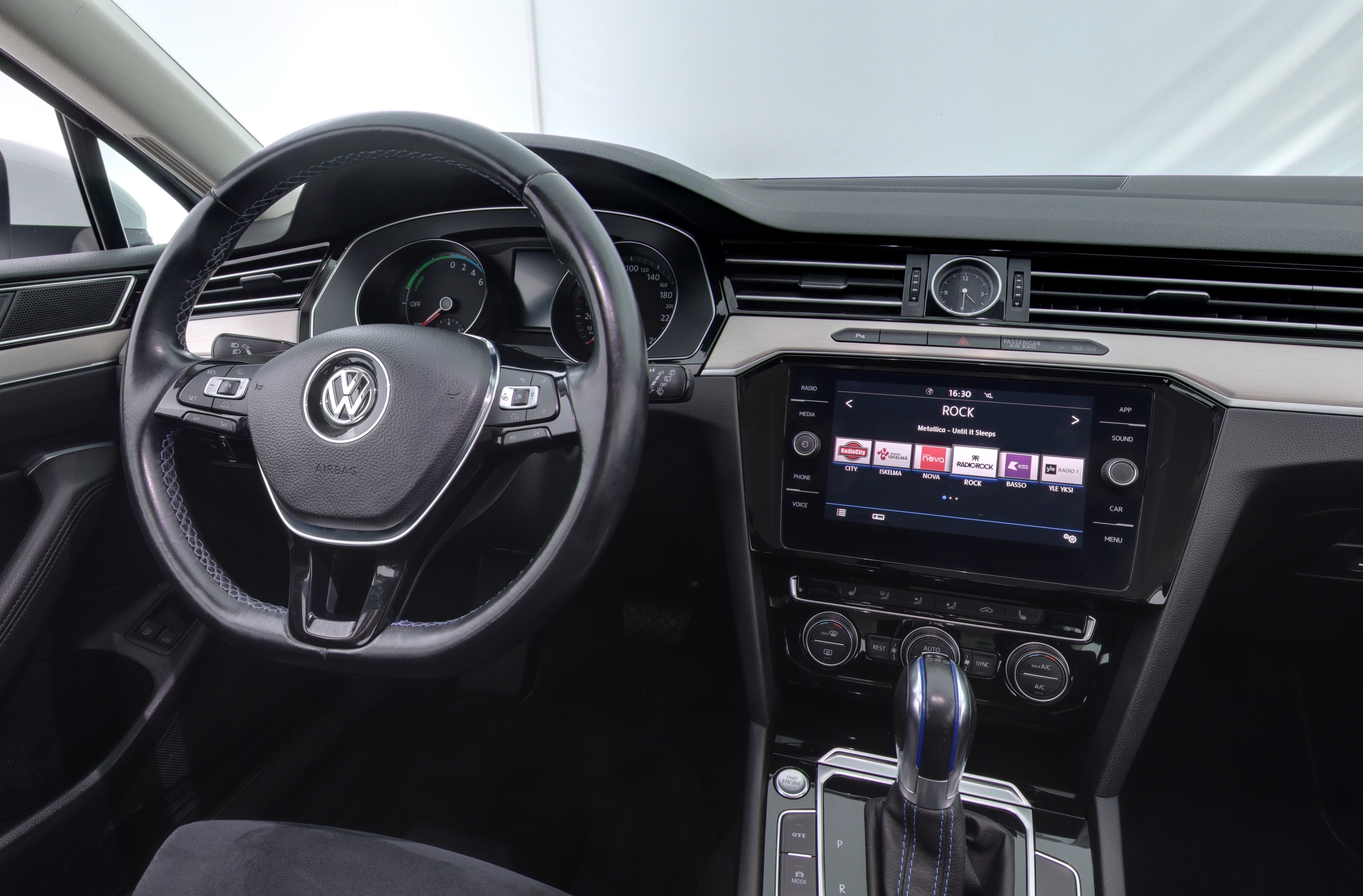 VOLKSWAGEN Passat 2018